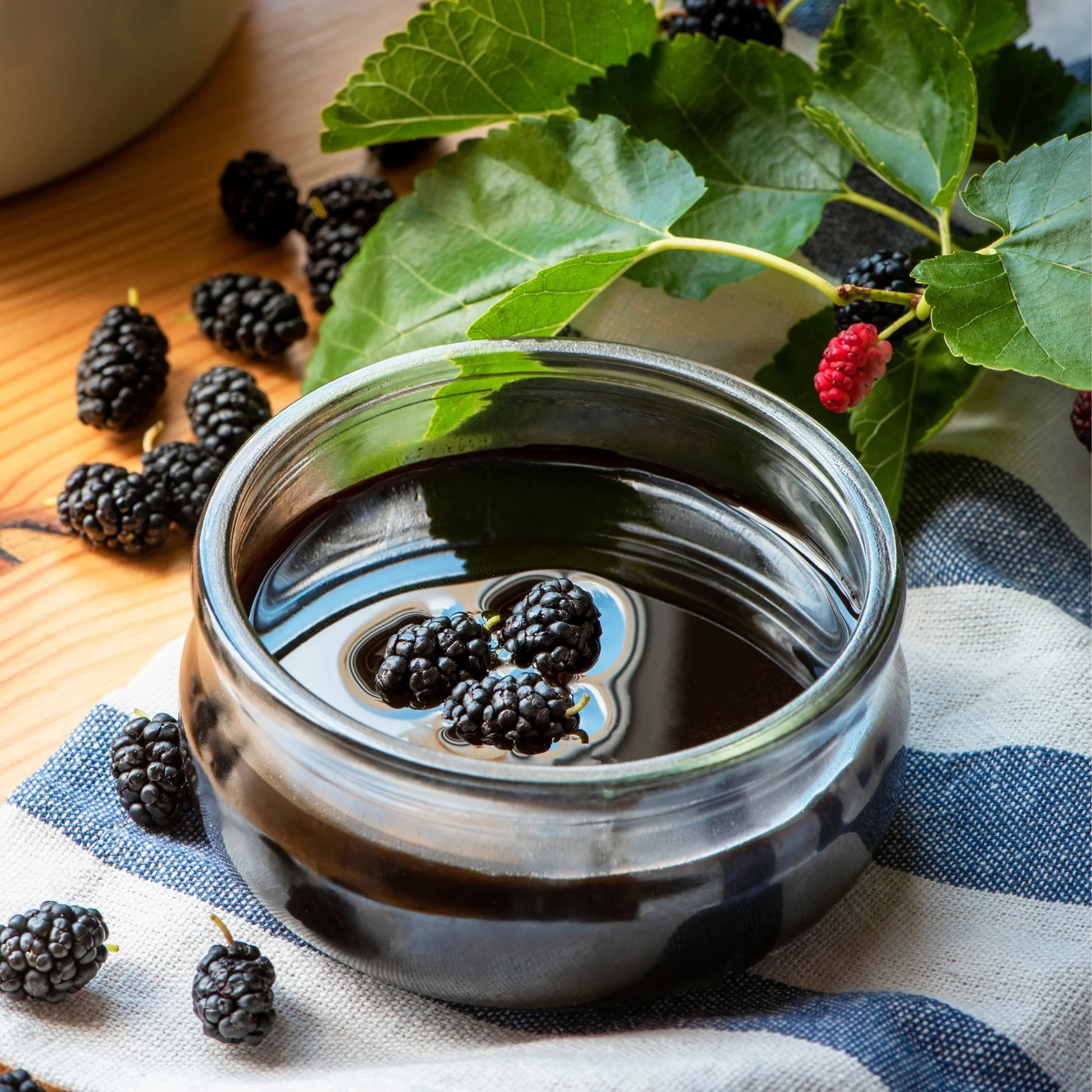 BioFresh Organics karadut özü – doğal katkısız yoğun karadut konsantresi